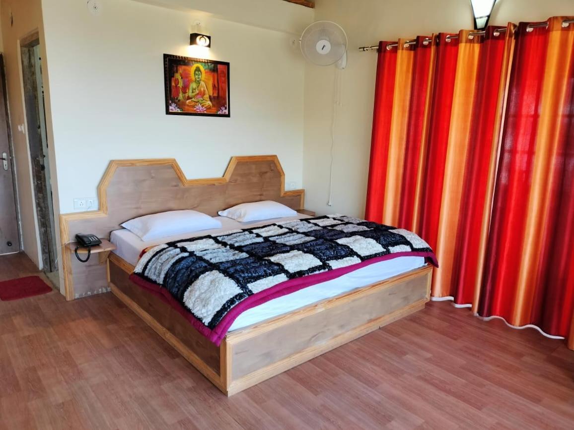 Elphinstone Inn Almora Kültér fotó