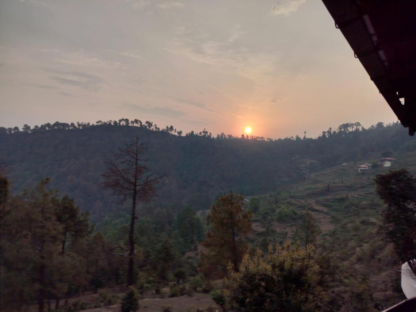 Elphinstone Inn Almora Kültér fotó